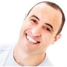 消息人士透露,美国与俄罗斯正在探讨在北极进行合作,主要集中于贸易路线和自然资源的勘探。这一动向被视为美国总统唐纳德·特朗普为改善与莫斯科关系所采取的措施。相关讨论涵盖了自然资源开发及相关贸易通道的建设。